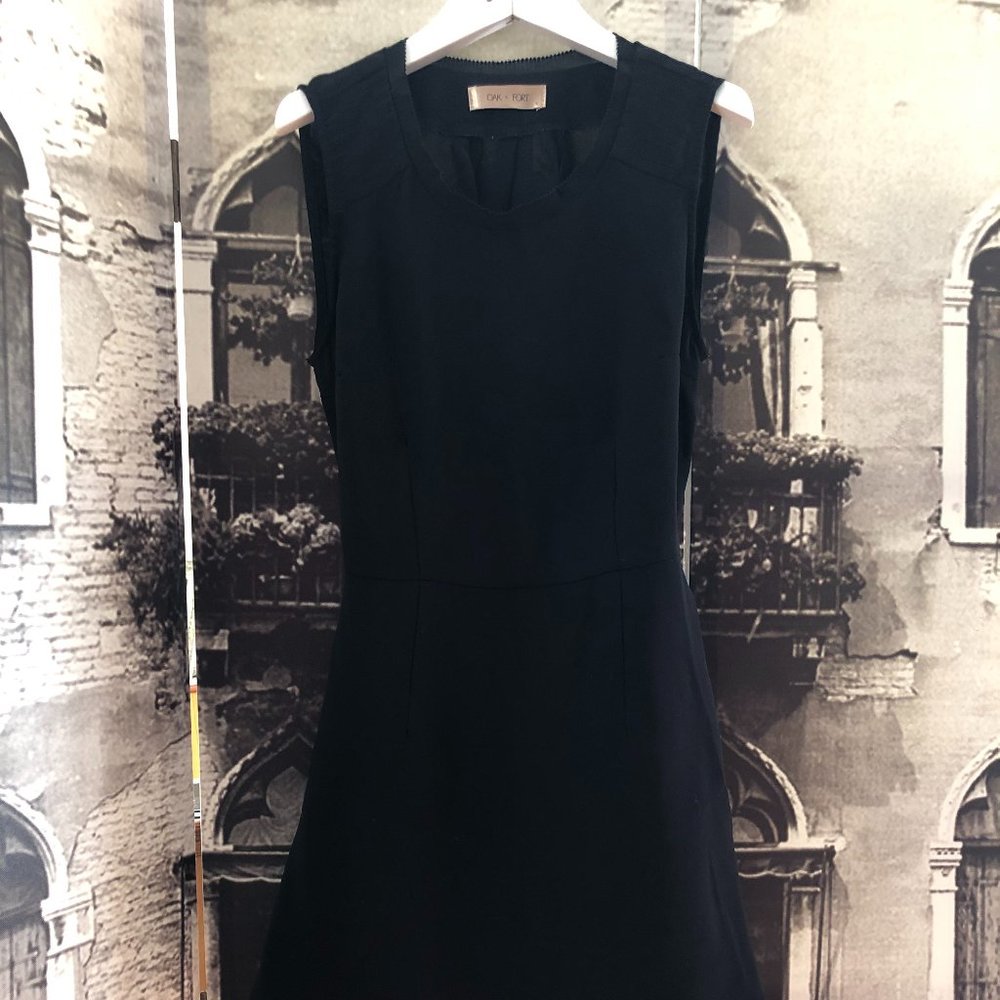 OAK + FORT Black Crewneck Mini Dress with Sheer Open Back. Size XS/S.